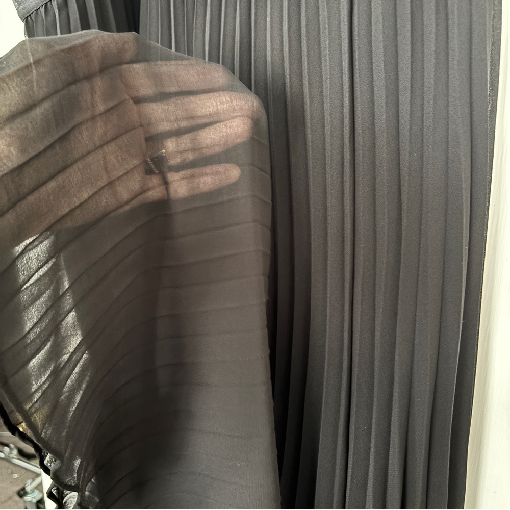 DKNY black sheer pleated skirt - Picture 6 of 10